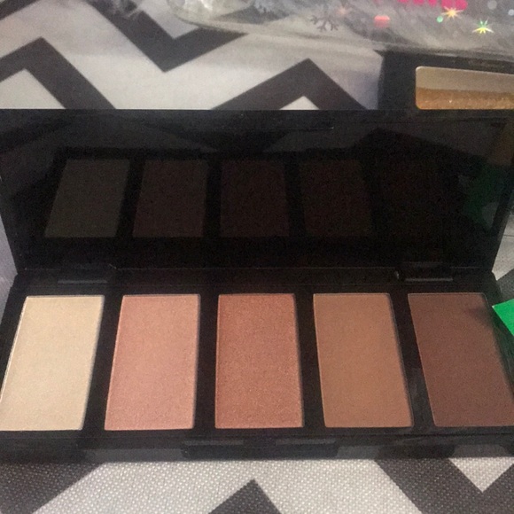 Beauty bundle with PINK cosmetic bag - Picture 2 of 4